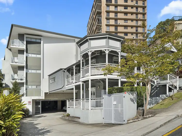 Unit 3/16 Kings Rd, Taringa QLD 4068
