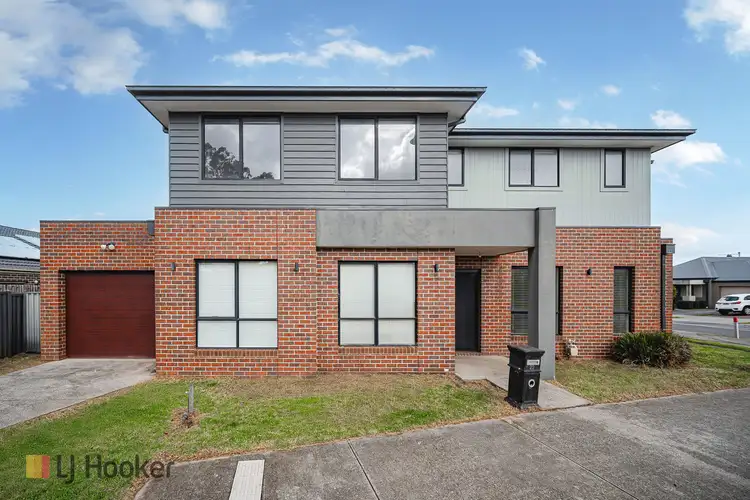 Main view of Homely townhouse listing, 23 Corringa Way, Craigieburn VIC 3064