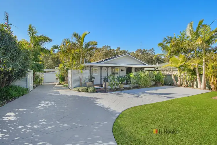 93 Elizabeth Bay Drive, Lake Munmorah NSW 2259