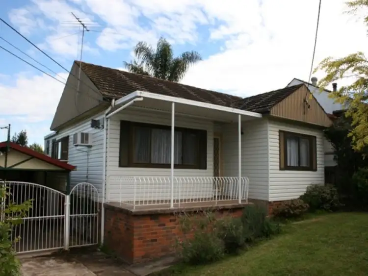 8 Yvonne Street, Seven Hills NSW 2147