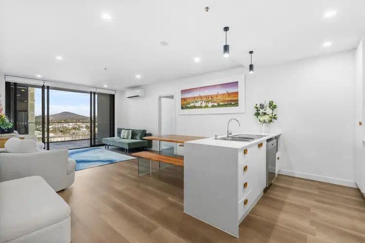 403/76 Steve Irwin Avenue