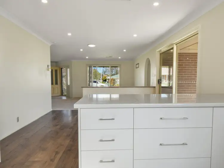 Sixth view of Homely house listing, 30 Pineview Crt, Young NSW 2594