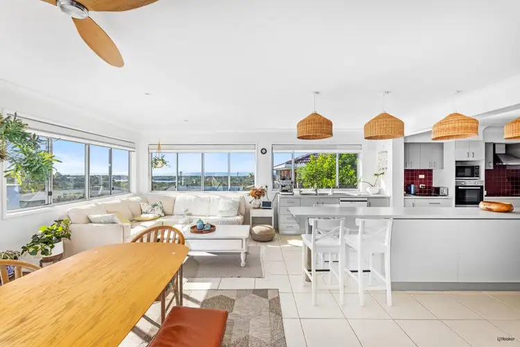4 Somerset Avenue, Banora Point NSW 2486