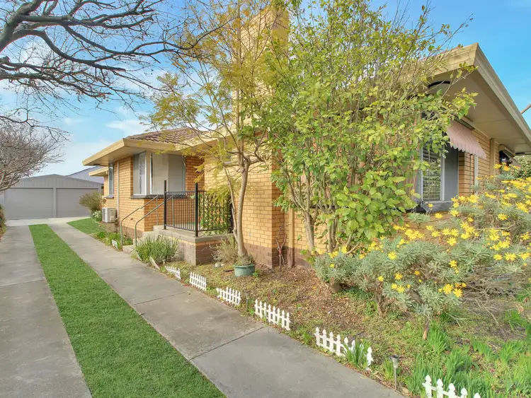 97 Mckean Street, Bairnsdale VIC 3875