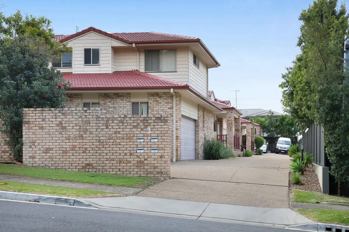 Main view of Homely townhouse listing, 2/3 Blake, Southport QLD 4215