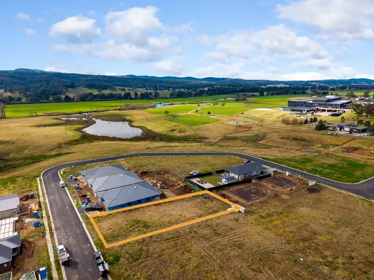 22 Warbler Circuit, Bega NSW 2550