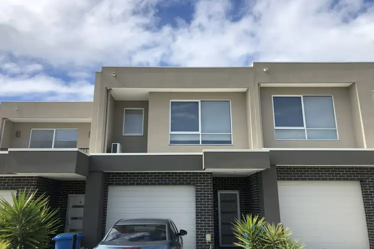 9/14-15 Hazelmere Avenue, Cranbourne VIC 3977