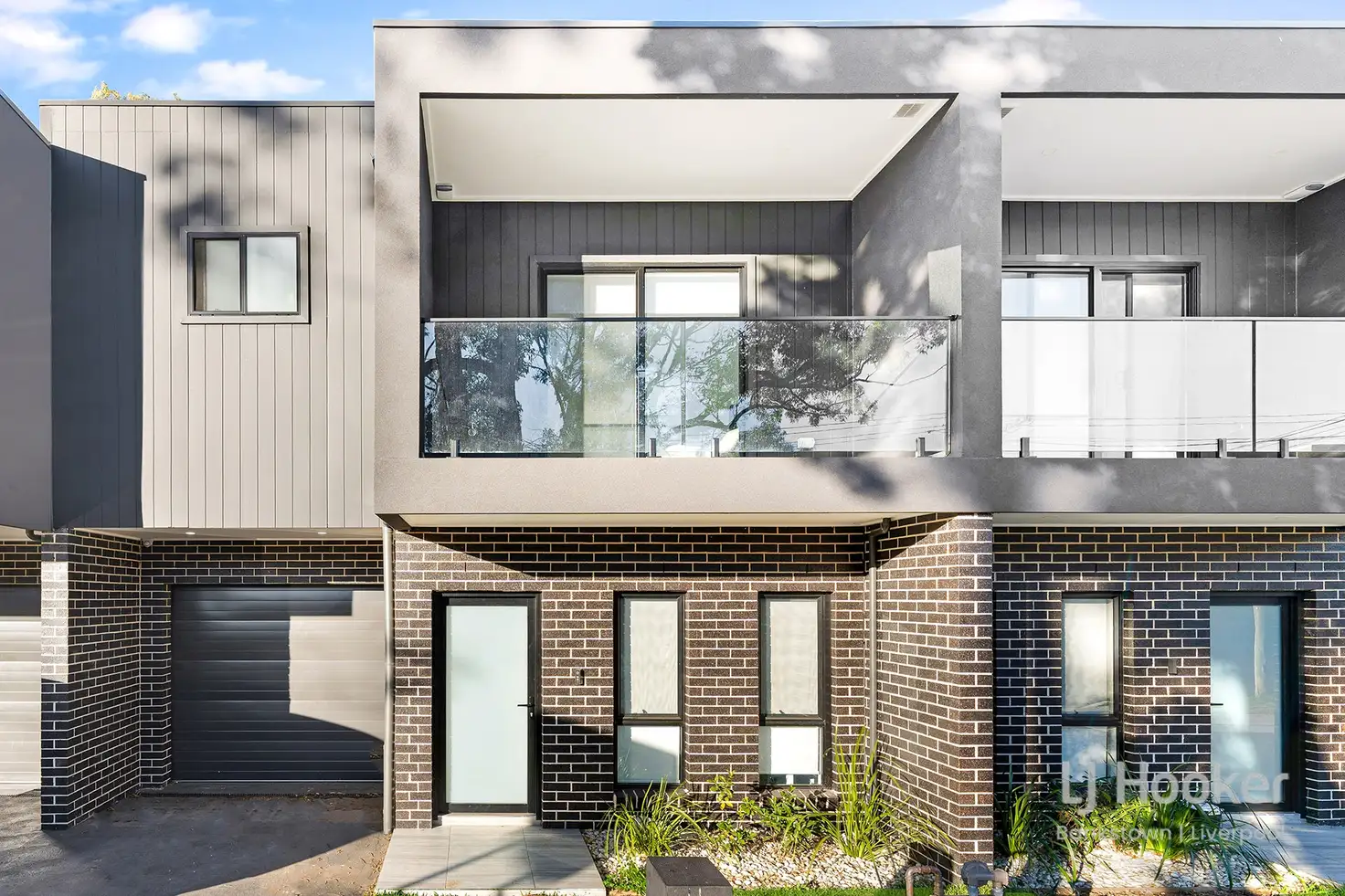 Main view of Homely townhouse listing, 2/22 Boolarong Avenue, Chipping Norton NSW 2170