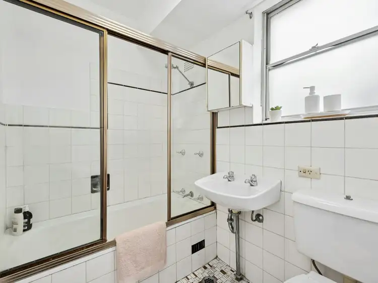 Fifth view of Homely unit listing, 4/198 Pacific Highway, Greenwich NSW 2065