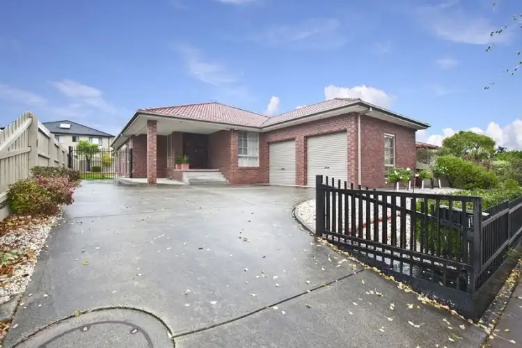 3 Henry Lawson Drive, Lynbrook VIC 3975