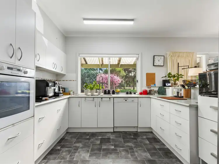 Seventh view of Homely house listing, 124 Flinns Road, Eastwood VIC 3875