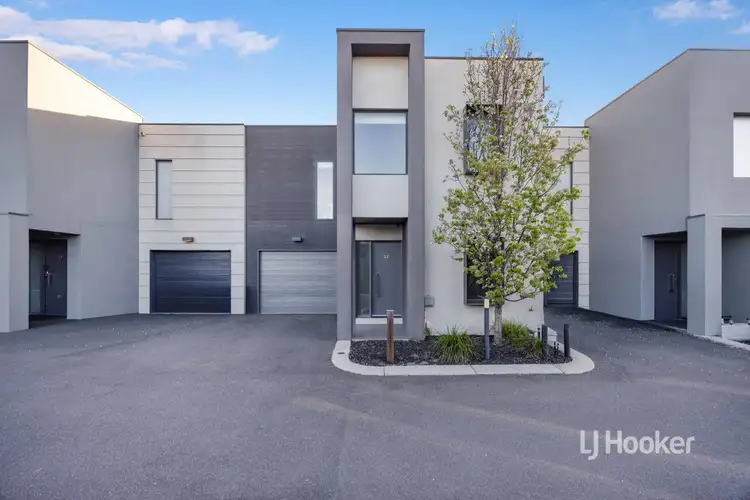 22/47 Waterhaven Boulevard, Point Cook VIC 3030