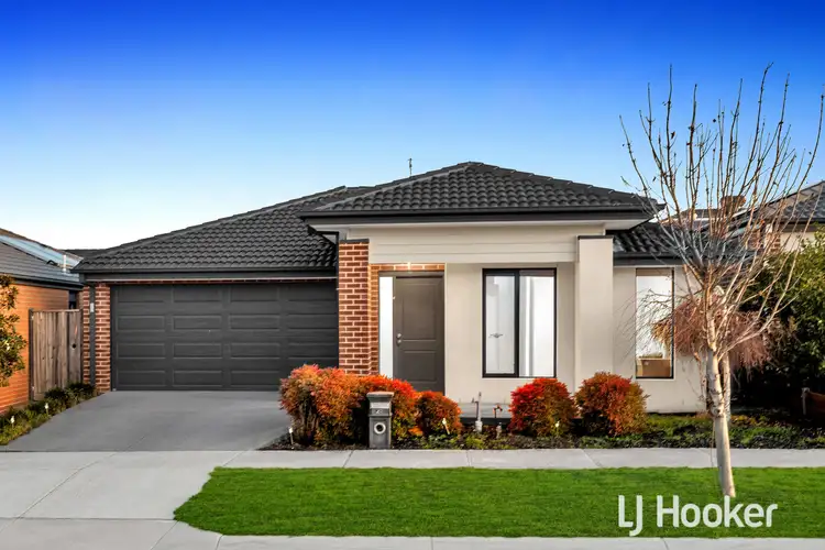 22 Carisbrooke Way, Clyde North VIC 3978