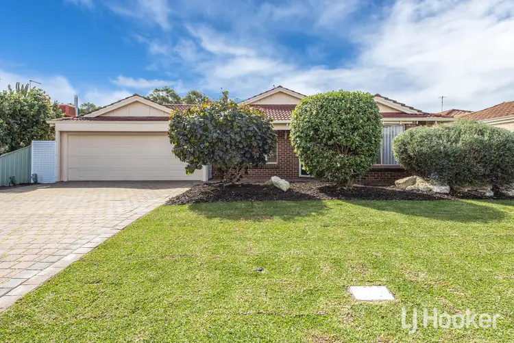 24 Paradise Circuit, Halls Head WA 6210