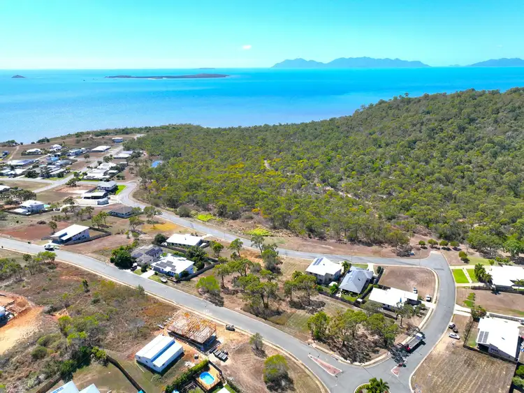 8 Grandview Terrace, Bowen QLD 4805