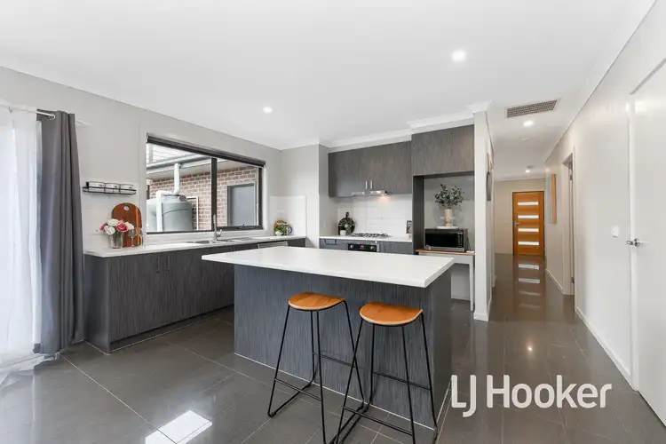 Fourth view of Homely unit listing, 2/15 Elizabeth Street, Cranbourne North VIC 3977