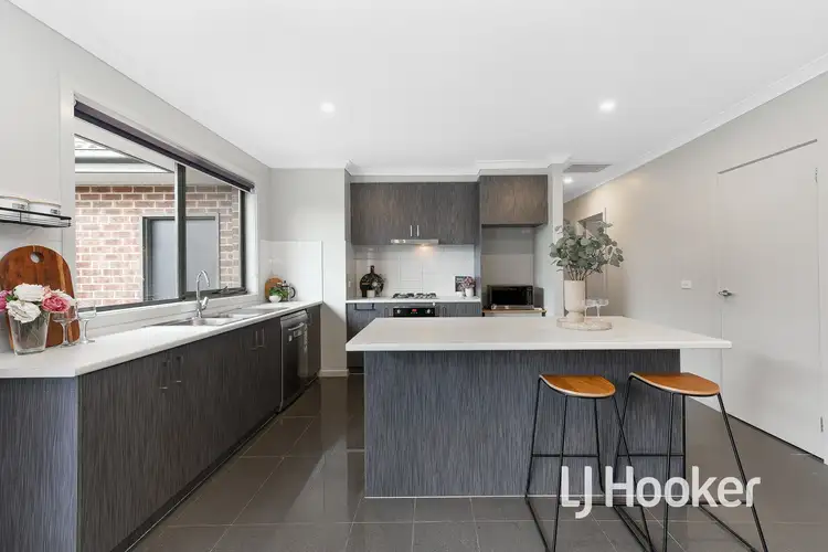 Fifth view of Homely unit listing, 2/15 Elizabeth Street, Cranbourne North VIC 3977
