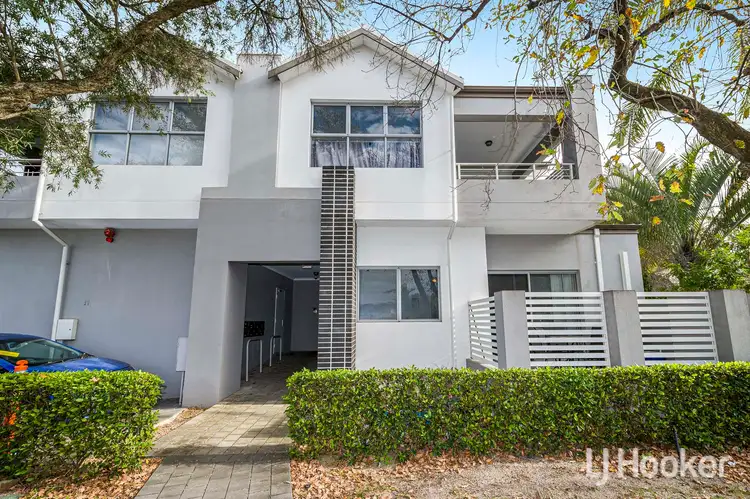 1/11 Debenham Street