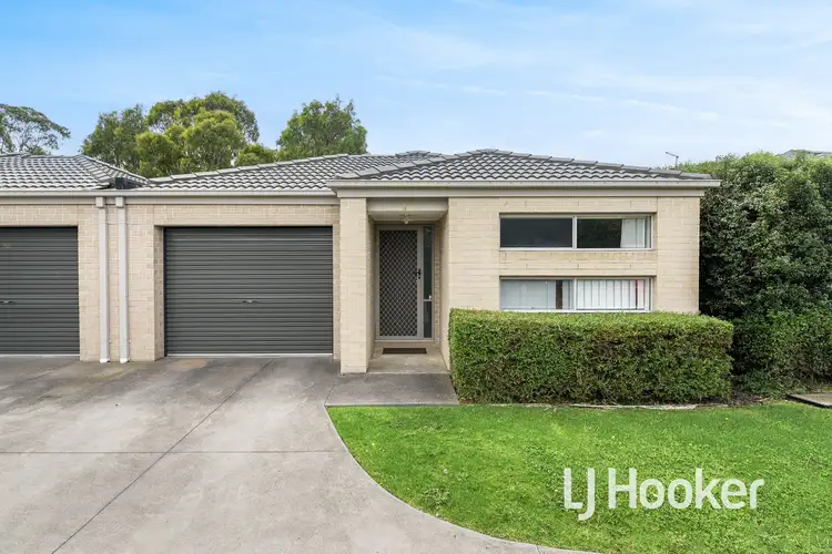 10/30 Sir Thomas Drive, Pakenham VIC 3810