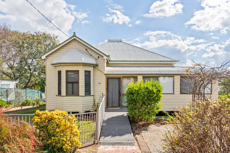 113 Mocatta Street, Goombungee QLD 4354