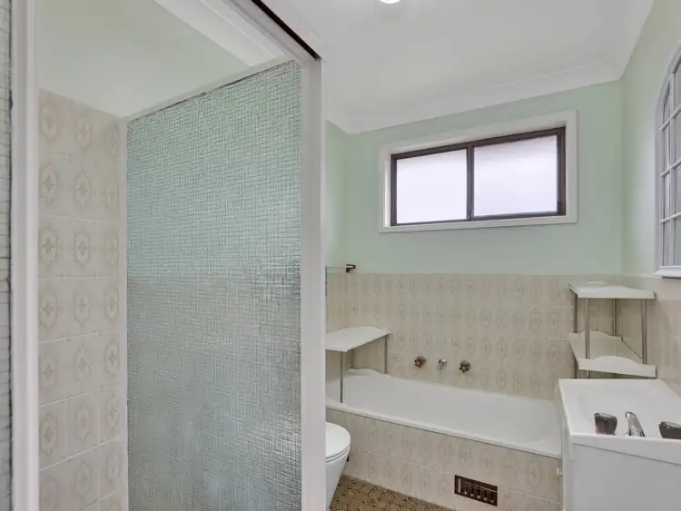 Seventh view of Homely townhouse listing, 2/123 Kerry Crescent, Berkeley Vale NSW 2261