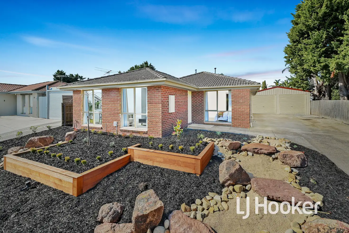 Main view of Homely house listing, 8 Maltravers Crescent, Cranbourne North VIC 3977