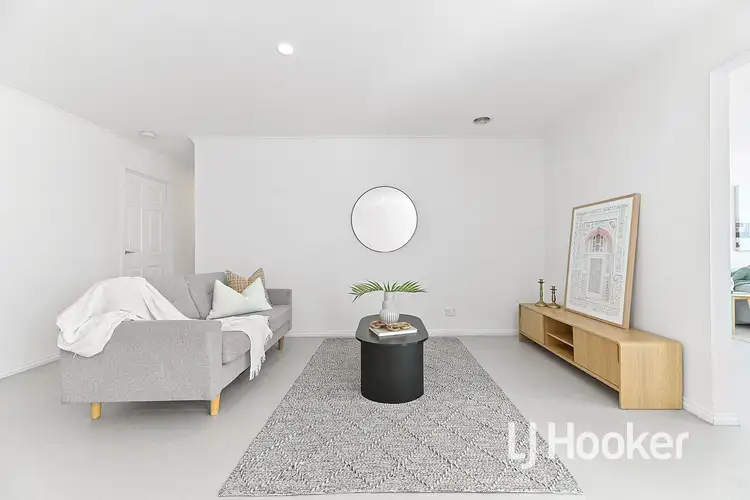 Fifth view of Homely house listing, 8 Maltravers Crescent, Cranbourne North VIC 3977