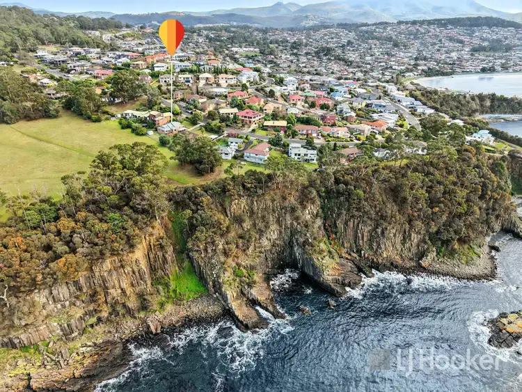 81 Suncoast Drive, Blackmans Bay TAS 7052