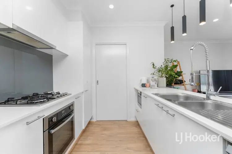 Fifth view of Homely house listing, 27 Oakman Way, Hampton Park VIC 3976