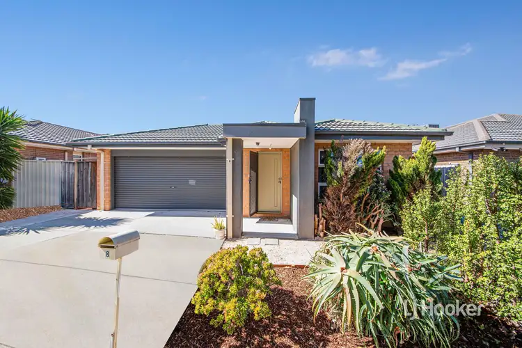 8 Windrest Way, Point Cook VIC 3030