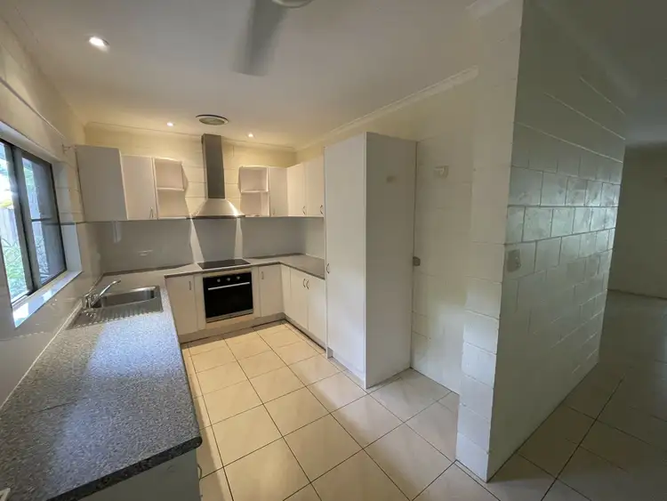 2/4 Seabrook Avenue, Port Douglas QLD 4877