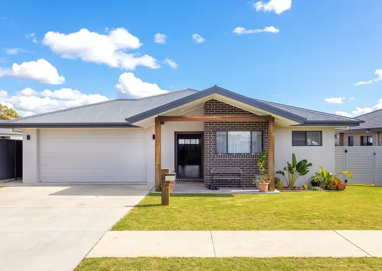 12 Bunyan Avenue, Old Bar NSW 2430