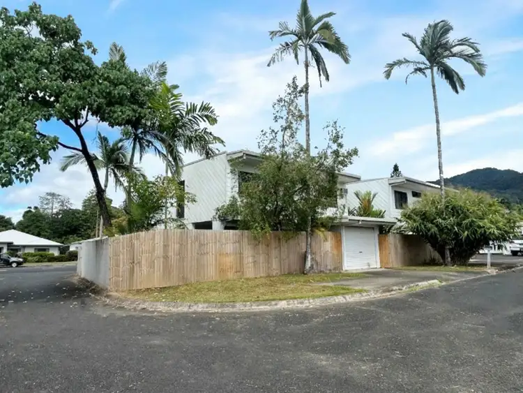 4/8 Carnation Drive, Mooroobool QLD 4870