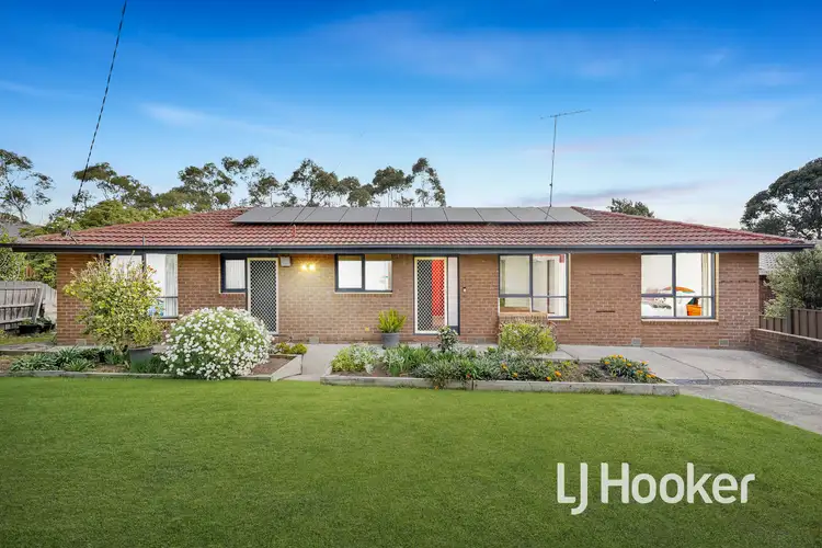 16 Aquila Crescent, Endeavour Hills VIC 3802