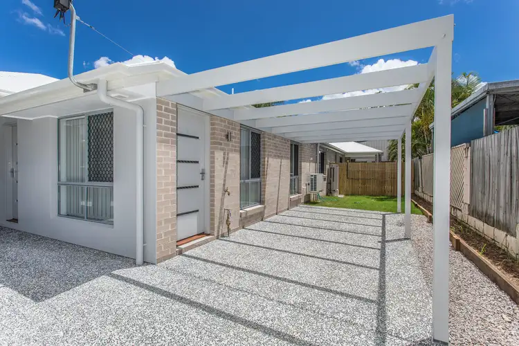2/5 Woodlands Avenue, Petrie QLD 4502