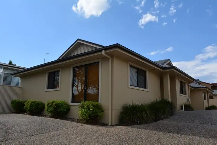 1/301B James Street, Newtown QLD 4350