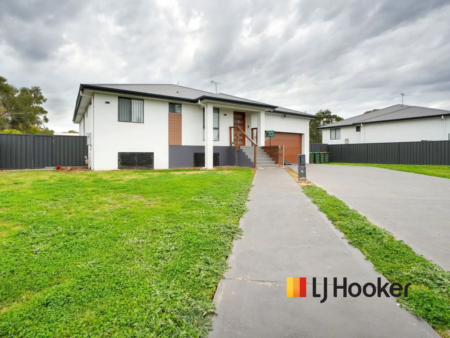 Main view of Homely house listing, 19 Waterford Circuit, Narromine NSW 2821