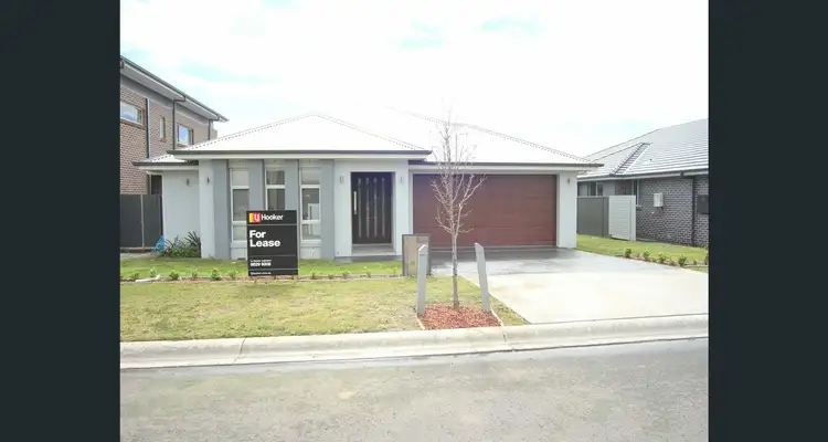 7 Milton circuit, Oran Park NSW 2570