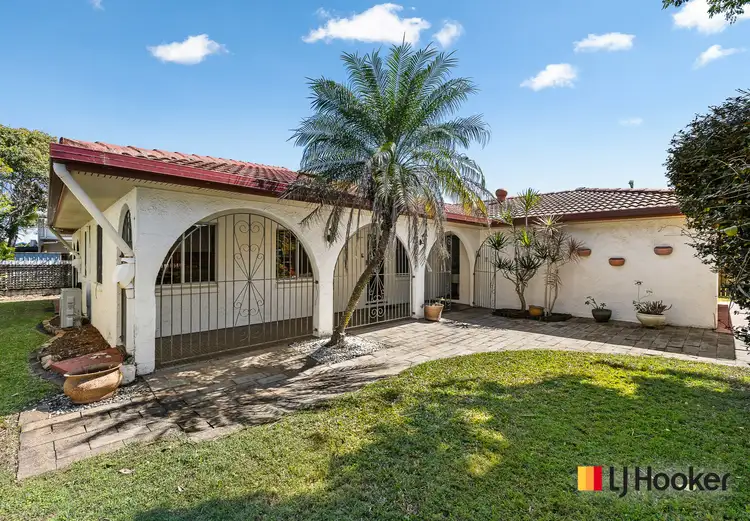 Second view of Homely house listing, 4 Saunders Street, Point Vernon QLD 4655