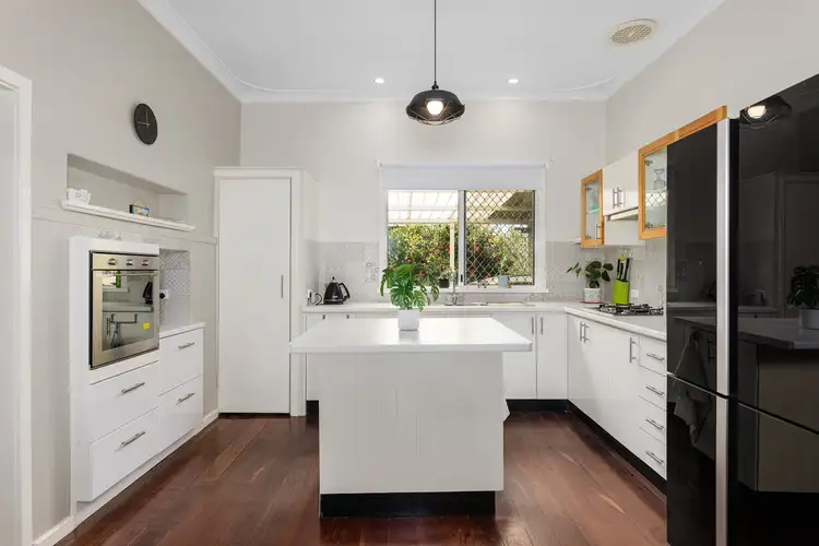 32 Hutton Street, Collie WA 6225