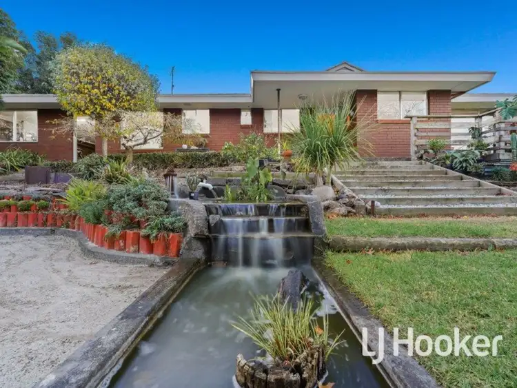 6 Waroona Court, Pakenham VIC 3810