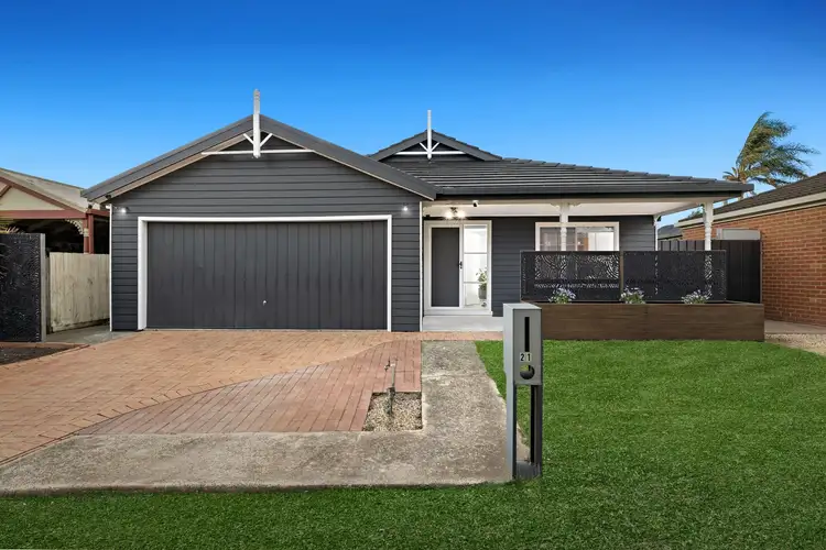 21 The Retreat, Hampton Park VIC 3976