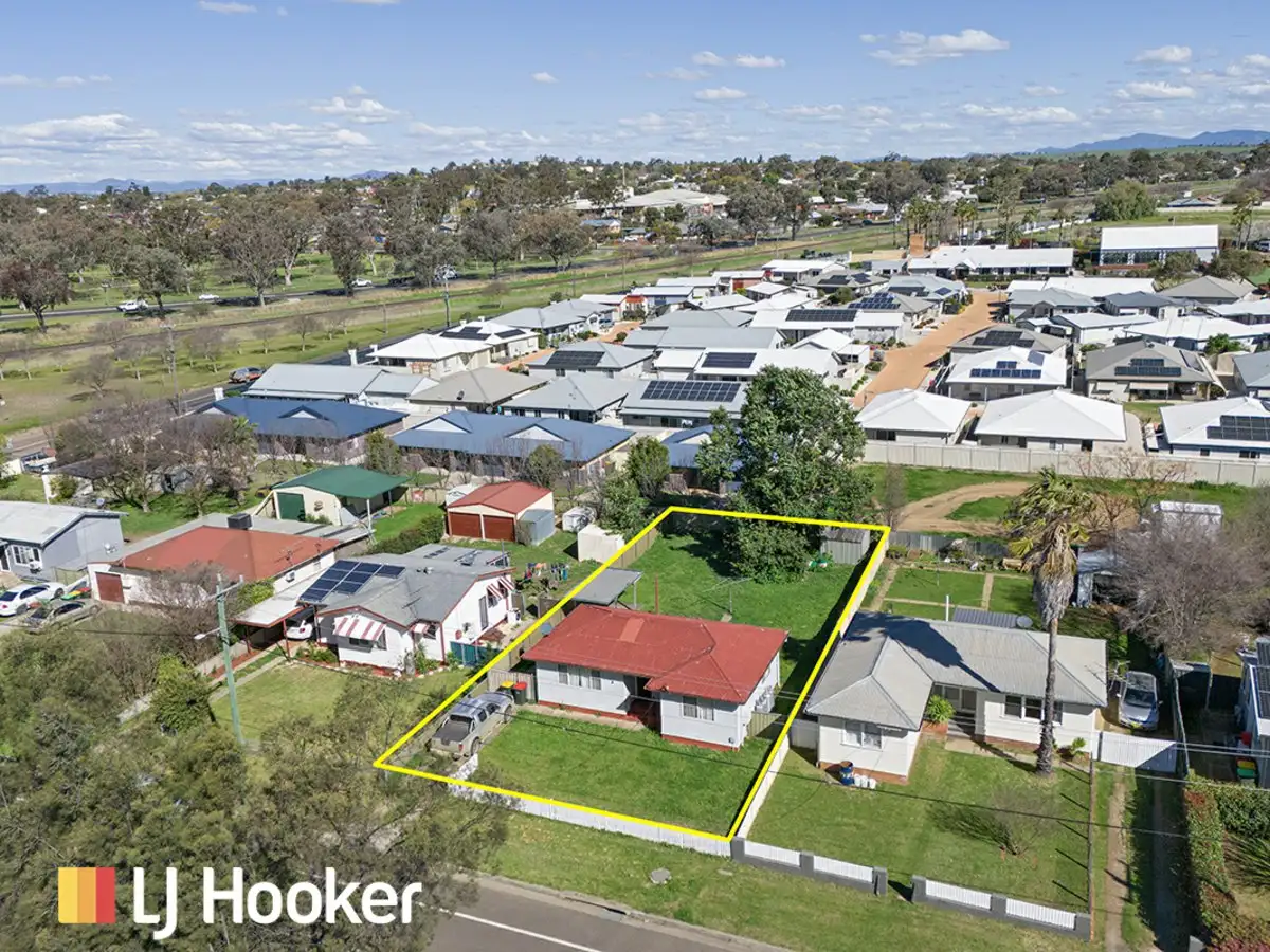 Main view of Homely house listing, 10 Stewart Avenue, West Tamworth NSW 2340