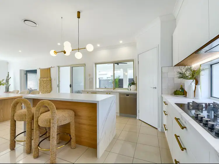 Second view of Homely house listing, 7 Apulia Place, Bridgeman Downs QLD 4035