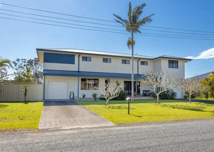 Third view of Homely house listing, 6 Banksia Close, Manning Point NSW 2430