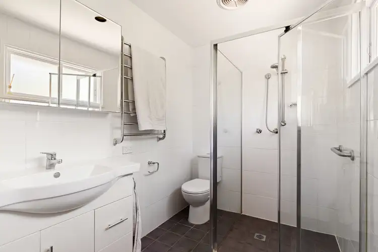 Sixth view of Homely semi-detached listing, 2/150 Avalon Parade, Avalon Beach NSW 2107
