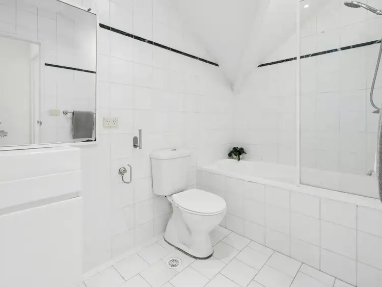 Fifth view of Homely unit listing, 2/5-17 Pacific Highway, Roseville NSW 2069
