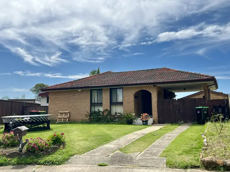 8 Cromer Place, St Johns Park NSW 2176