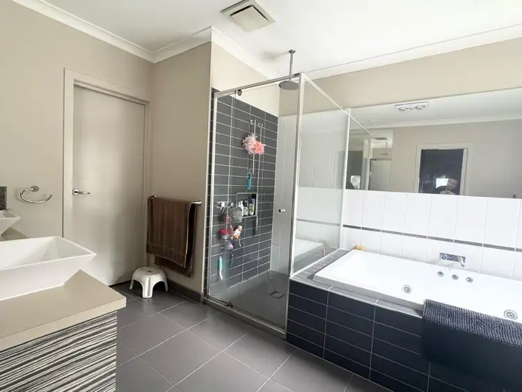 Fifth view of Homely house listing, 197 Linsell Boulevard, Cranbourne East VIC 3977
