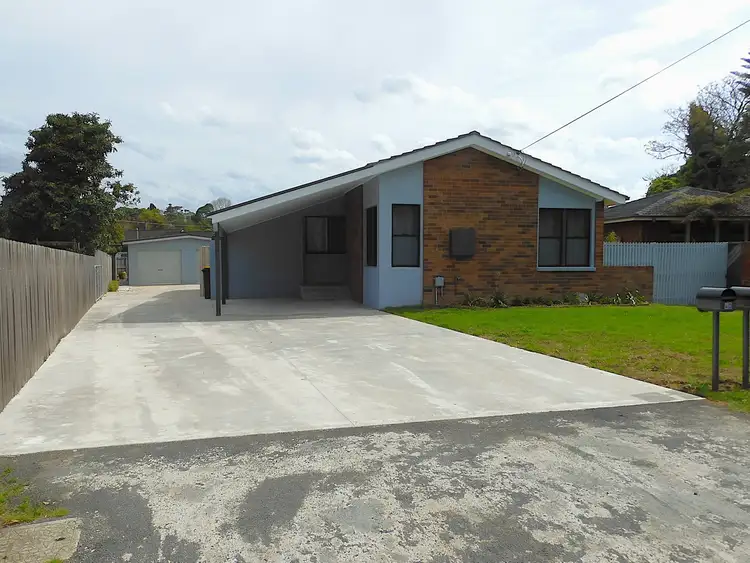 40 Sampson Crescent, Bomaderry NSW 2541